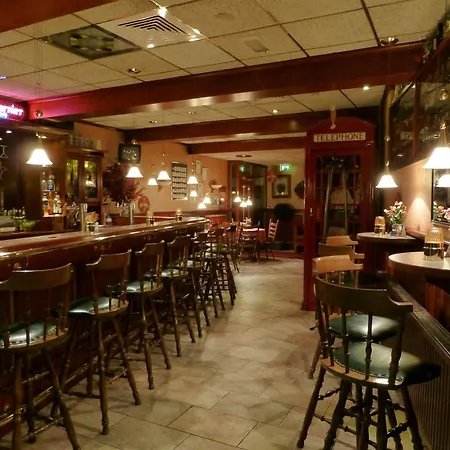 מלון De L'empereur 3*