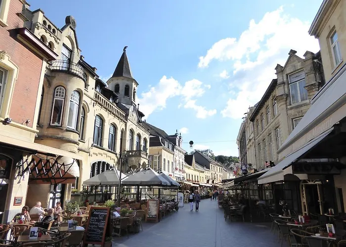 De L'empereur Valkenburg (South Holland)
