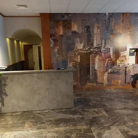 De L'empereur Hotel 3*