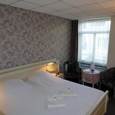 De L'empereur Hotel 3*