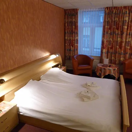 De L'empereur Szálloda 3*