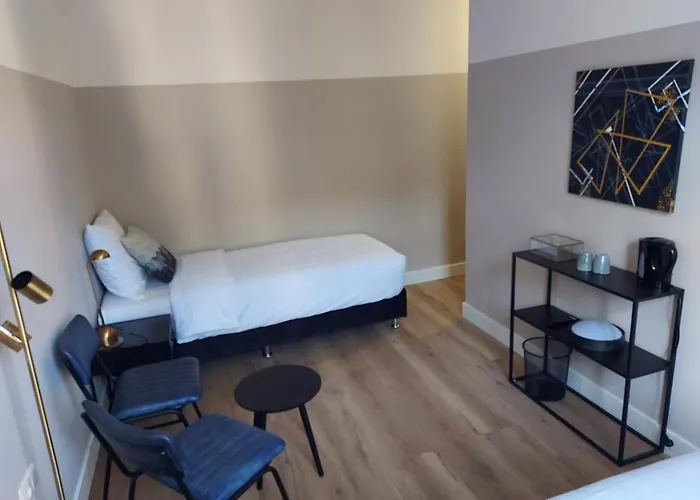 De L'empereur Отель